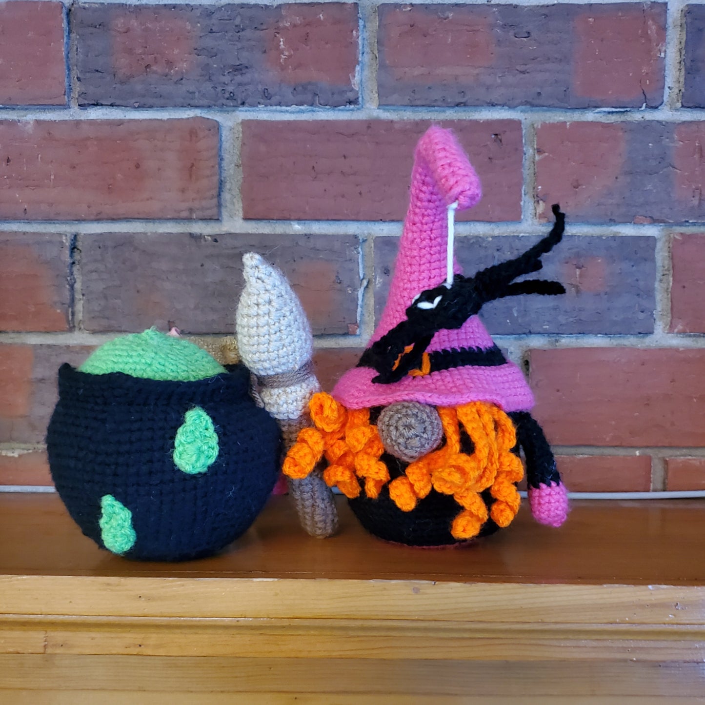 Witch gnome and cauldron